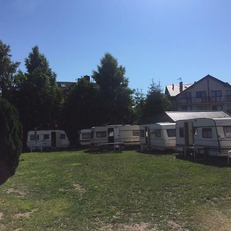 Blekitna Ostryga Hotel Jastarnia Bagian luar foto